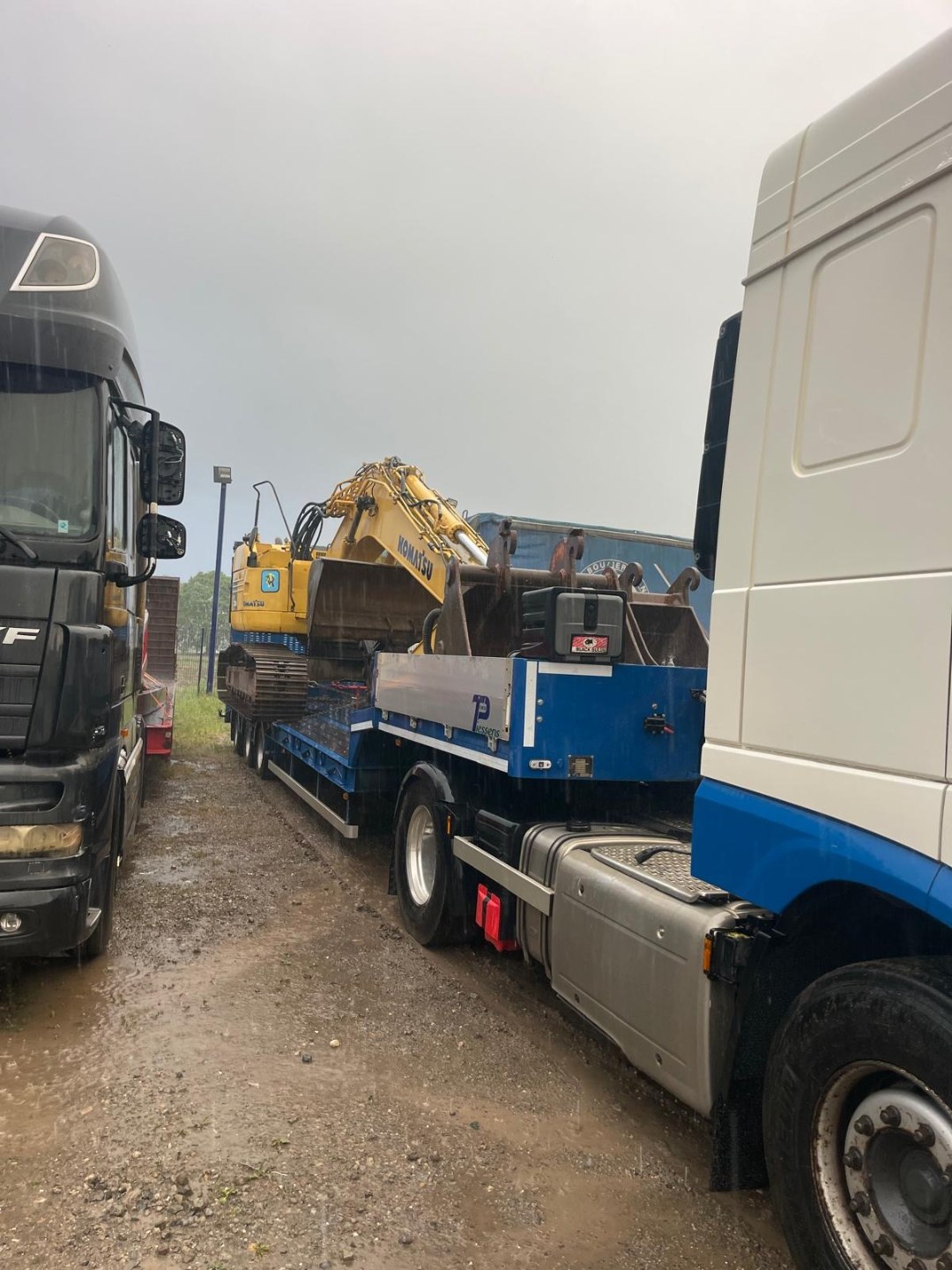 DAF XF 440 en convoi vers site minier